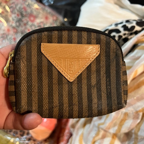 Pre loved FENDI Vintage Coin Bag - Picture 2 of 6